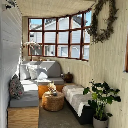 Ons Large Villa, Walking Distance To Town *