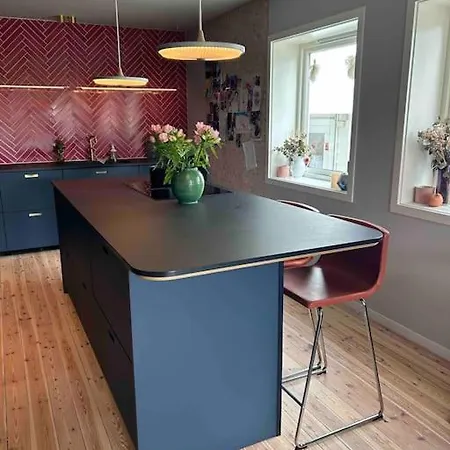 Ons Large Villa, Walking Distance To Town Villa *